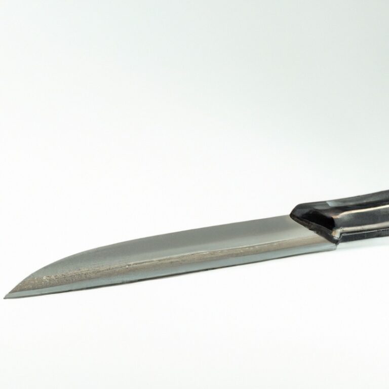 What Makes a Serrated Knife Ideal For Slicing Delicate Fruits Like Peaches And Plums?