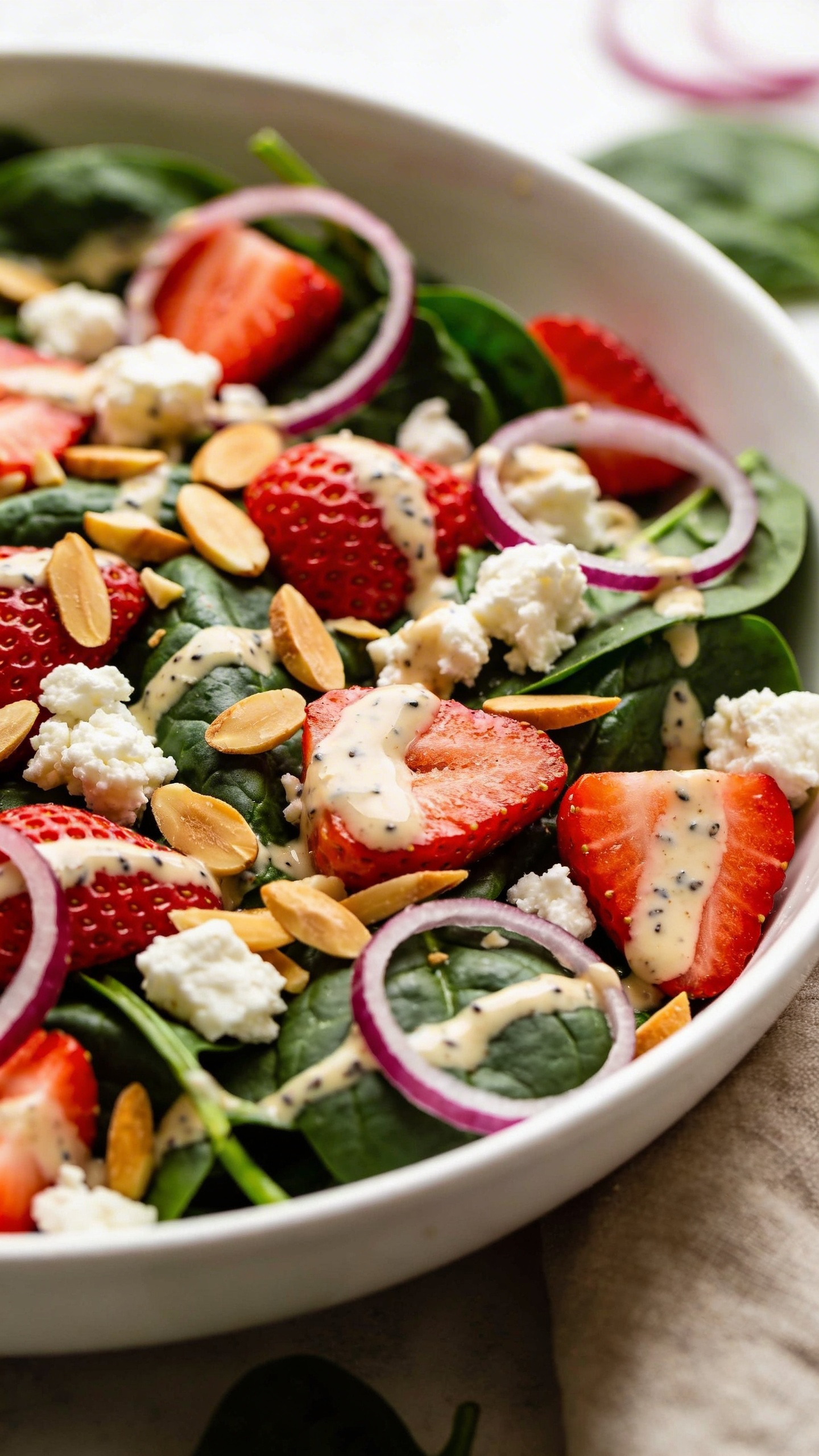 Crowd-Pleasing Strawberry Spinach Salad with Poppy Seed Dressing